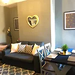 1. Stylish Private Double Room Near Manchester City Centre