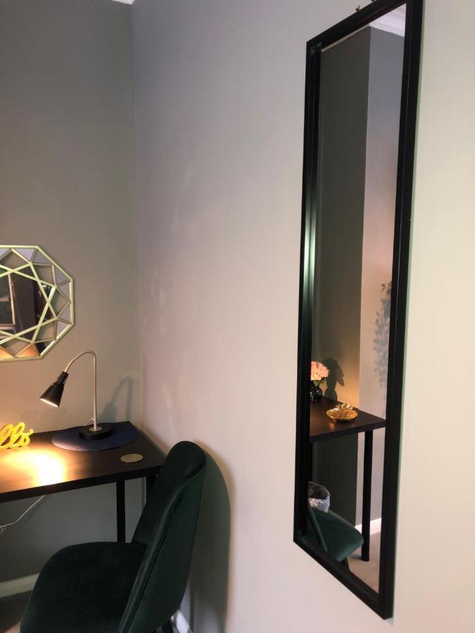 1. Stylish Private Double Near City Centre *