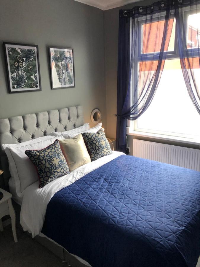 1. Stylish Private Double Near City Centre * Manchester