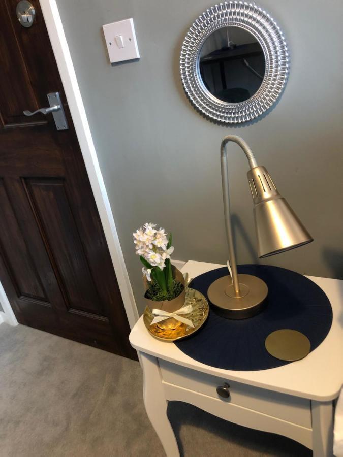 1. Stylish Private Double Near City Centre Guest house Manchester
