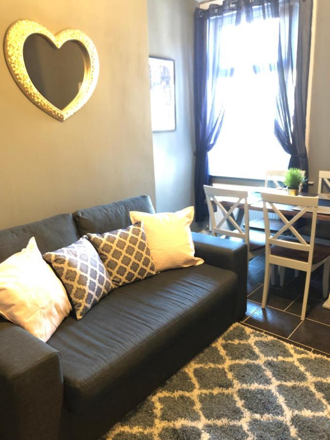 1. Stylish Private Double Near City Centre Guest house